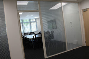 Glass wall partition