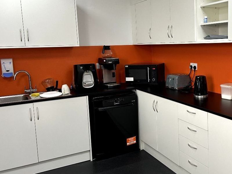 Freightliner workspace refurbishment